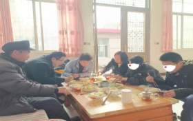 “陪孩子吃顿暖心饭”——临沂联通开展关爱孤困儿童 志愿服务活动